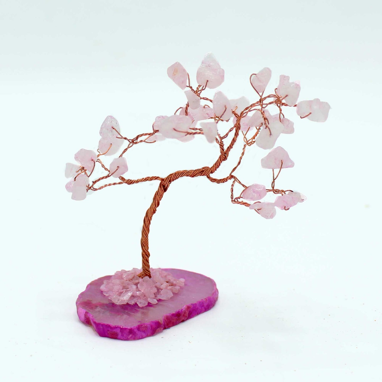 Edelsteinbaum aus Rosenquarz auf rosa Achat – Handgefertigtes Kunstwerk mit 35 Steinen