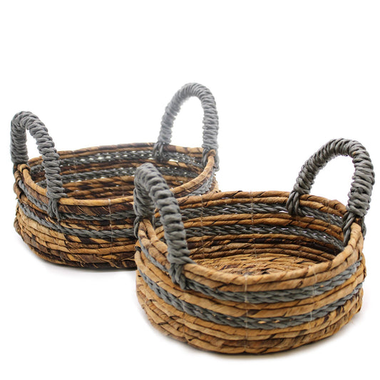 Set aus 2 grauen Raffia-Körben mit Bananenblatt-Dekor – Handgeflochten, 30x30x25 cm