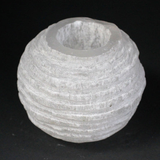 Selenit-Kerzenhalter 'Schneekugel' mit Naturkante – 8 cm