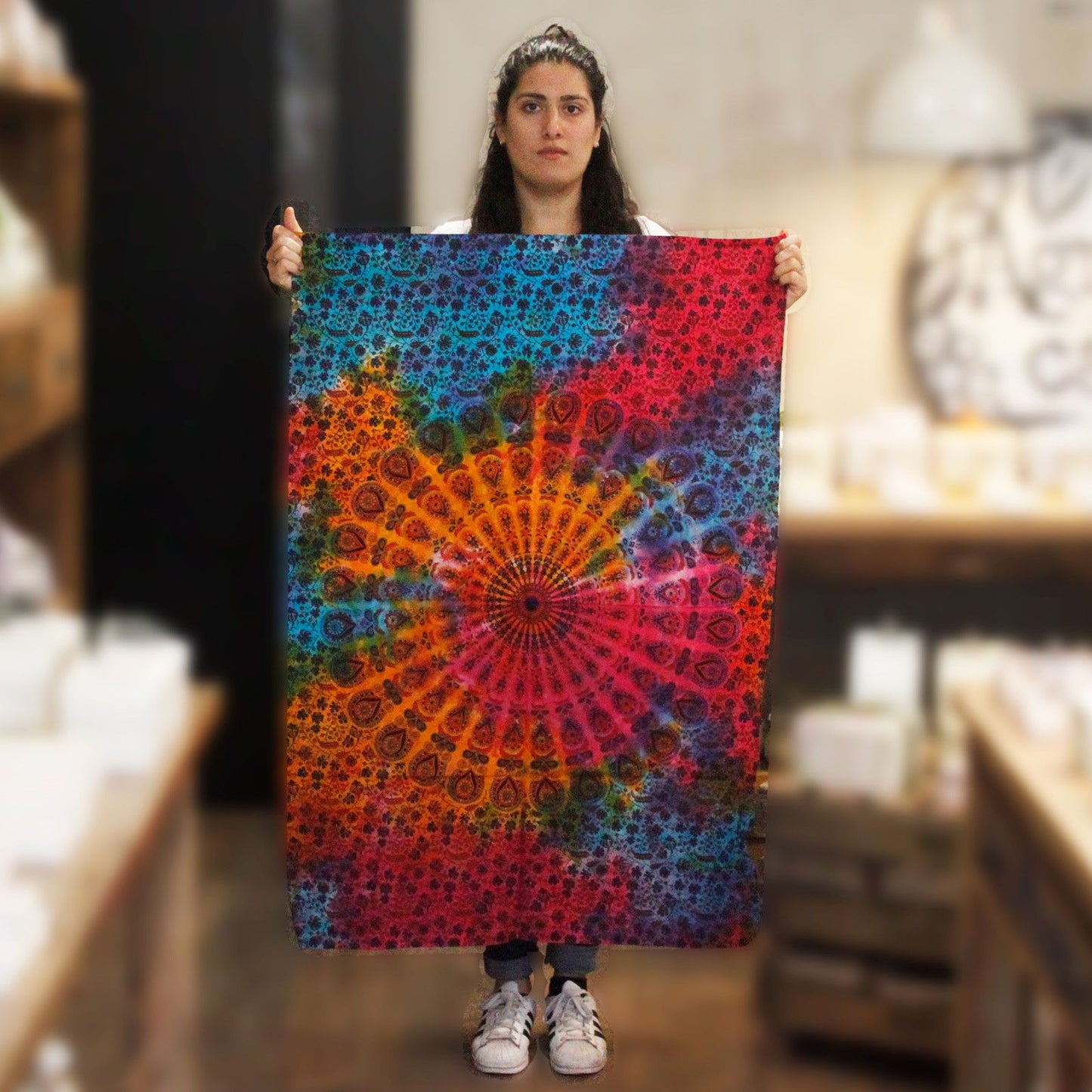 Handgefertigtes Baumwoll-Mandala – Rundes Wandtuch mit spiritueller Symbolik