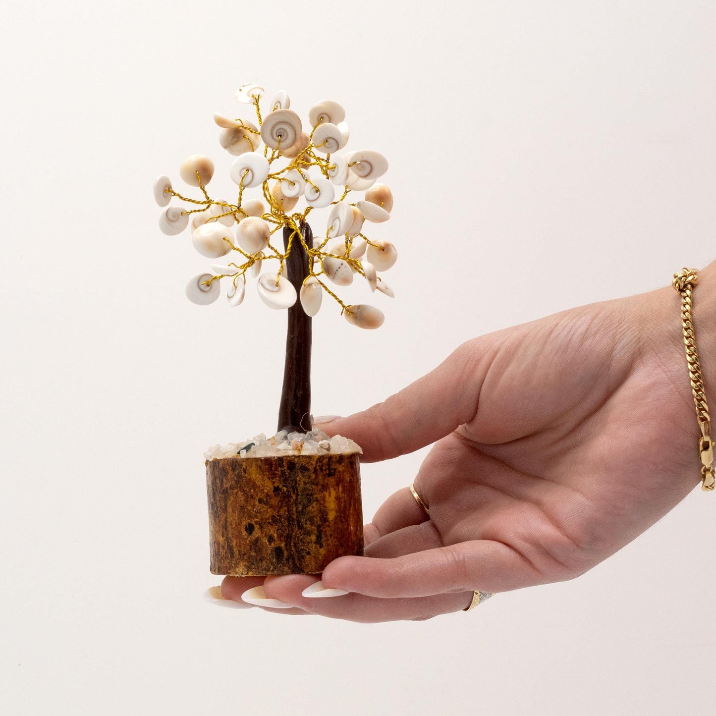 Gomati-Chakra-Steinbaum, mittelgroß – 45 Steine, handgefertigtes Energie-Dekor