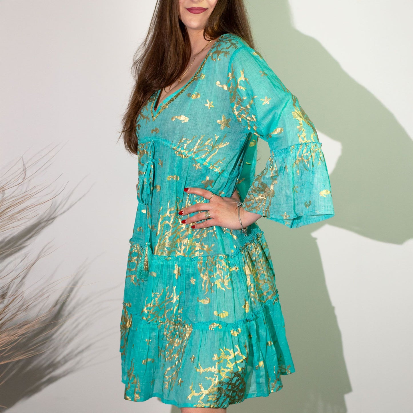 Handbemaltes Baumwollkleid mit Mittelmeer-Korallenmuster