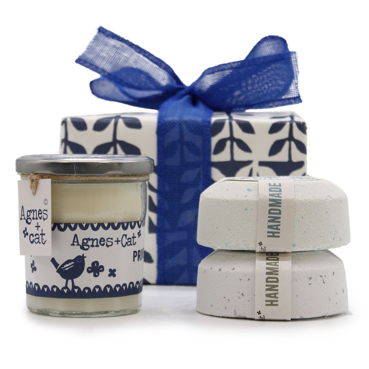 Geschenkbox Verwöhnmoment: Parma Violet Kerze & Badesprudel Seasalt and Moss & Dolly Blue