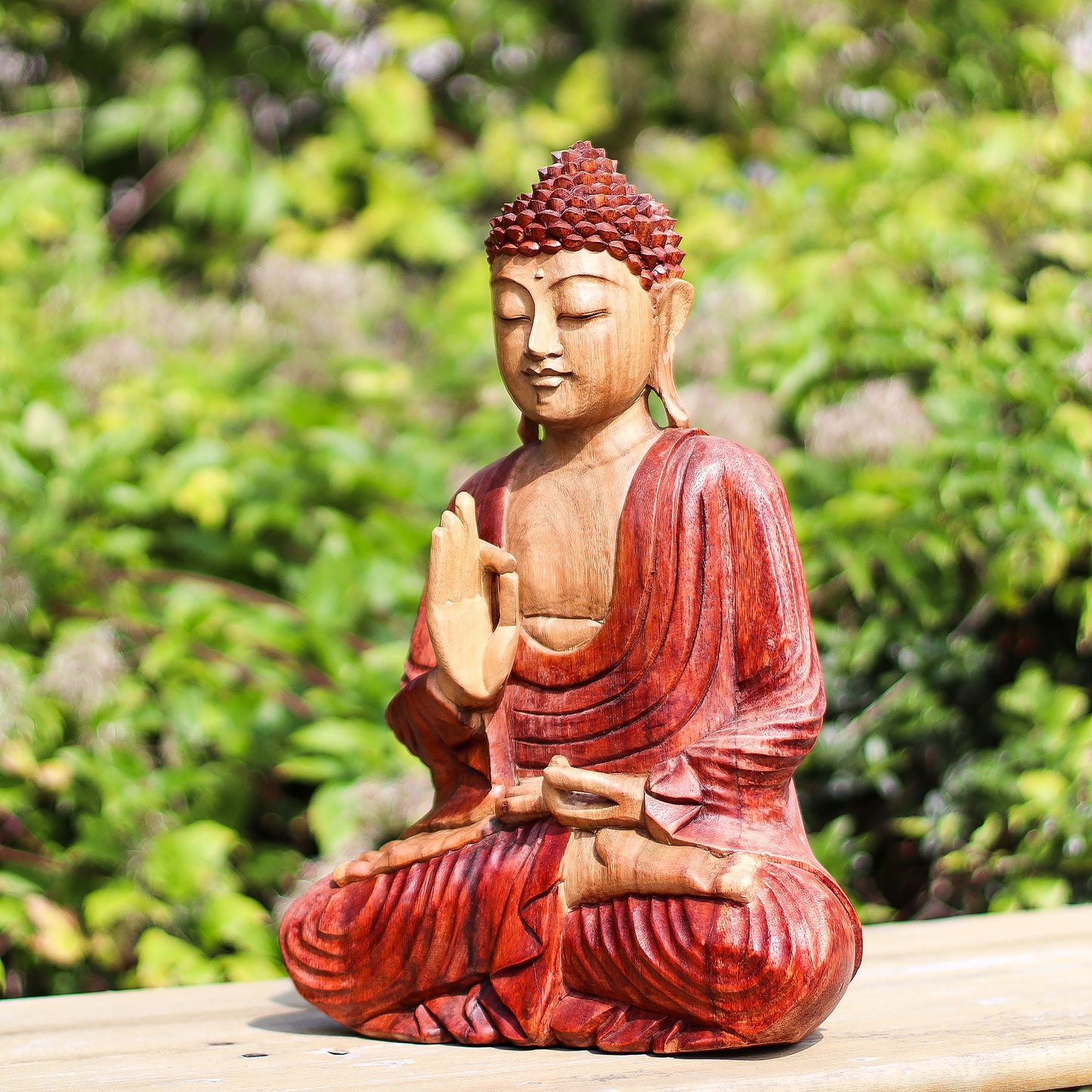 Handgeschnitzte Lehr-Buddha Statue aus Suarholz - 30 cm