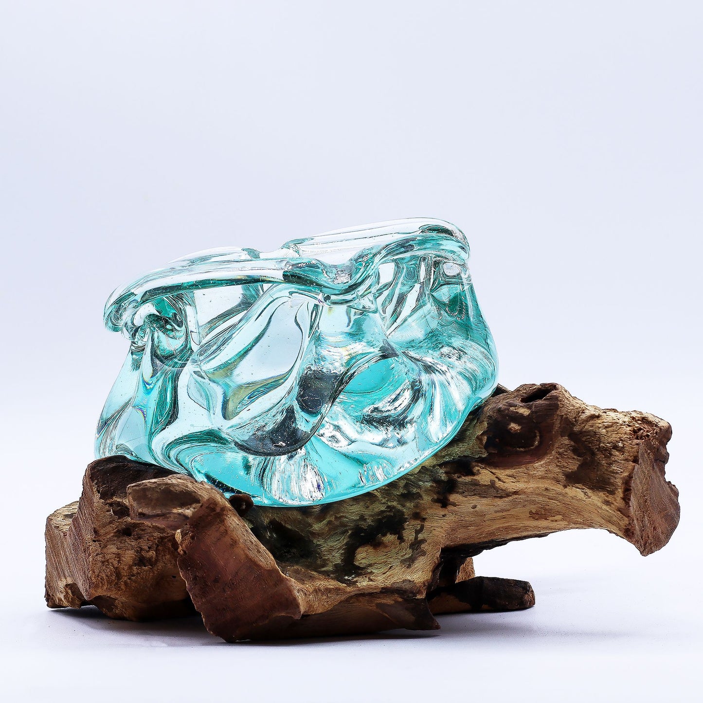 Skulpturaler Aschenbecher & Kerzenhalter aus geschmolzenem Glas auf Massivholz