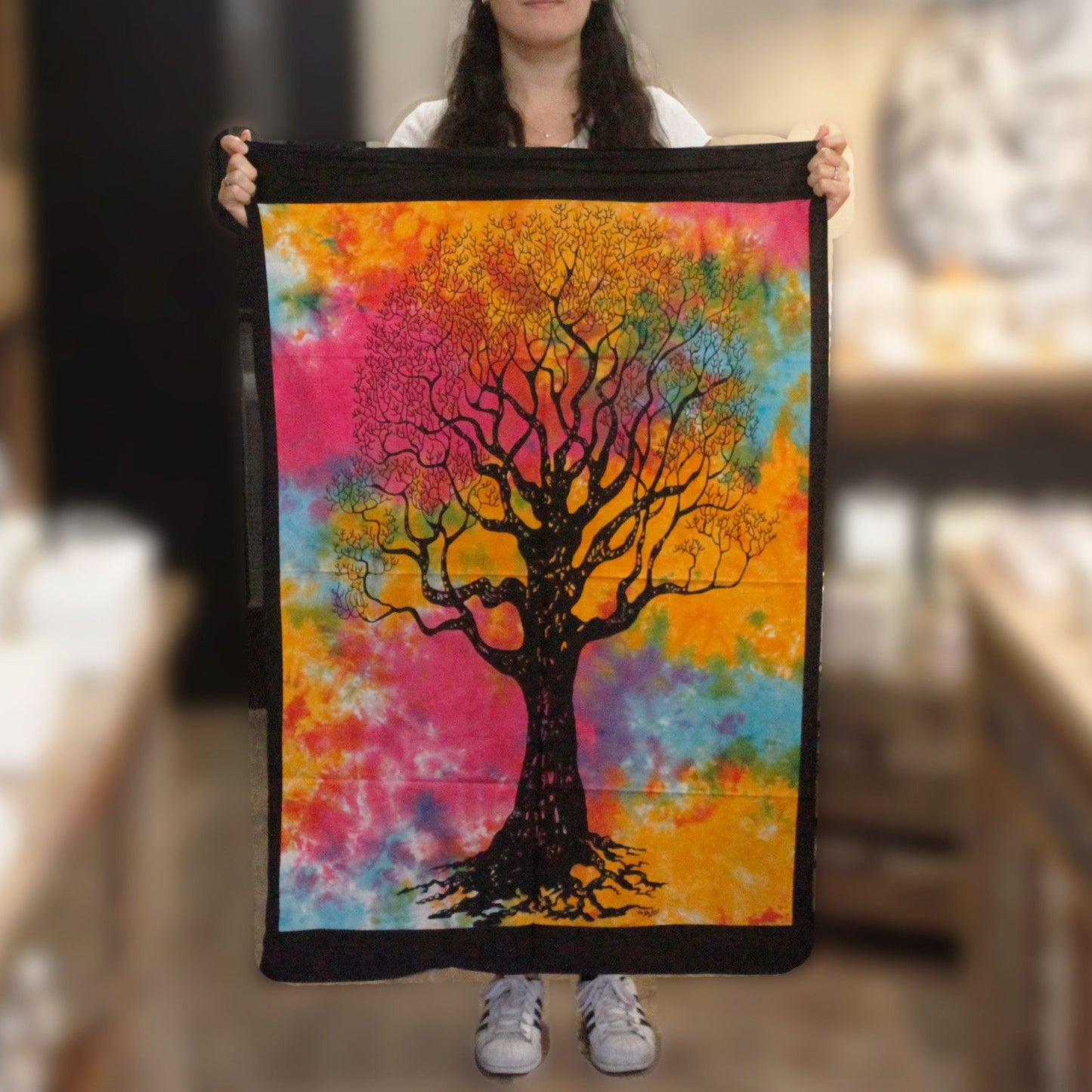Wandbild 'Baum der Kraft' – Handgefertigte Baumwollkunst