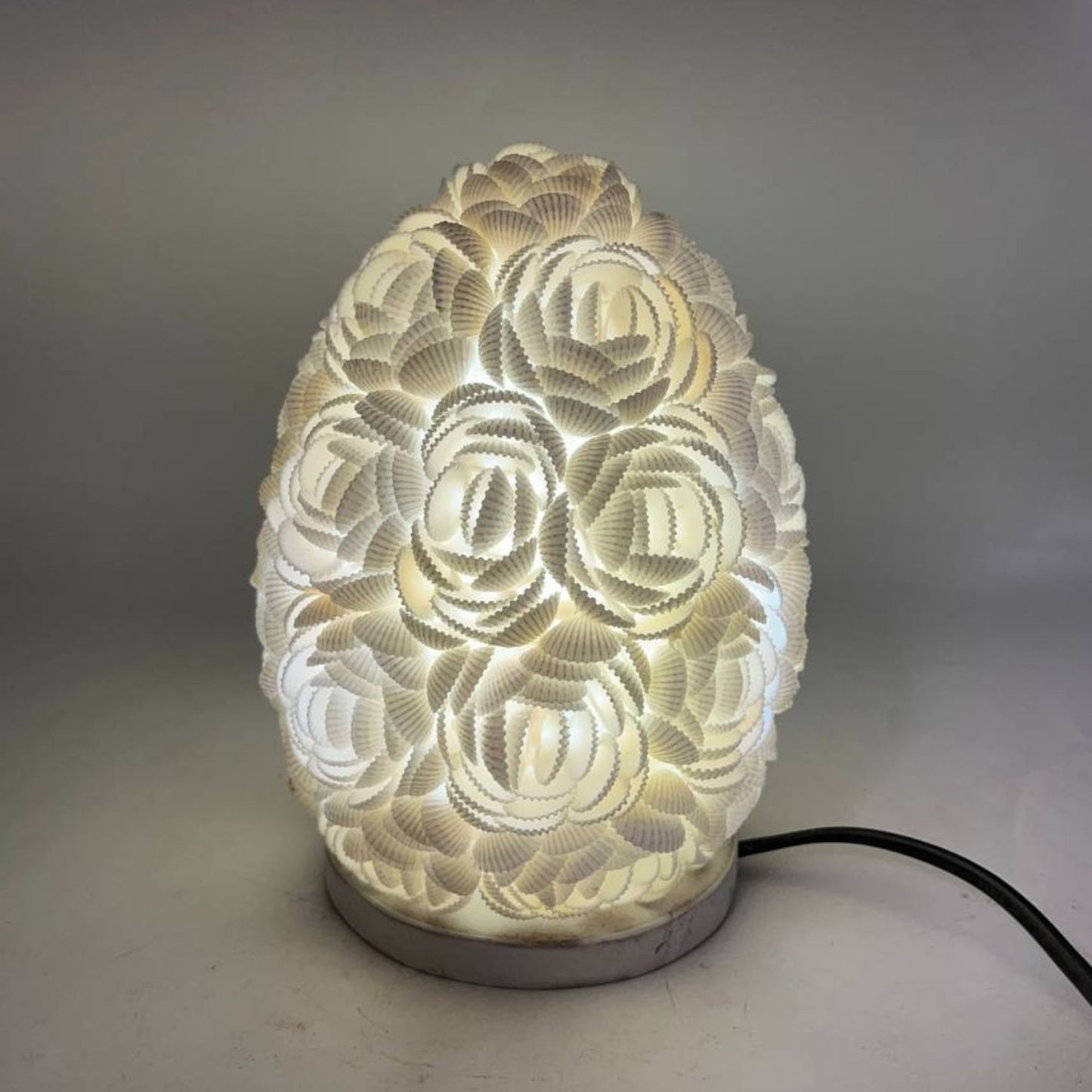 Boho Muschel-Lampe 'Rose Oval' - Handgefertigt in Bali, 15 cm