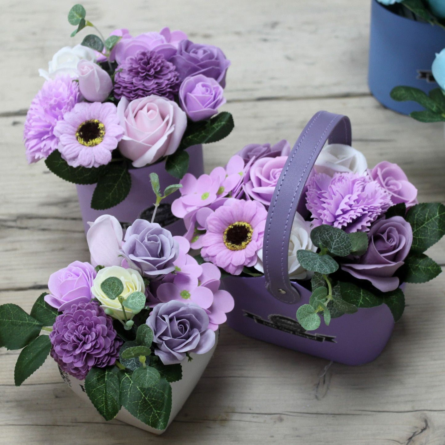 Lavendelblüten Seifenbouquet im Korb – Duftende Handseife & Badezusatz