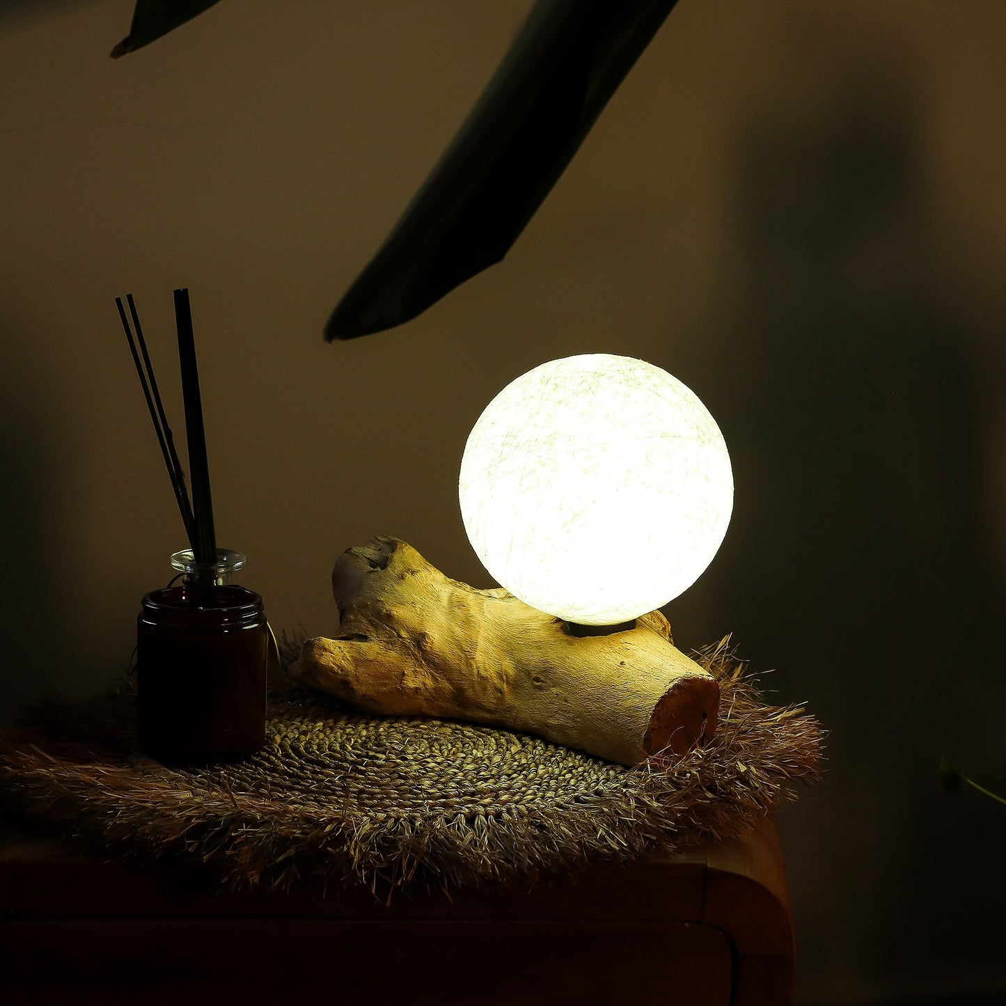 DriftGlow Luna – Elfenbein-Baumwolllampe mit Gamel-Treibholz