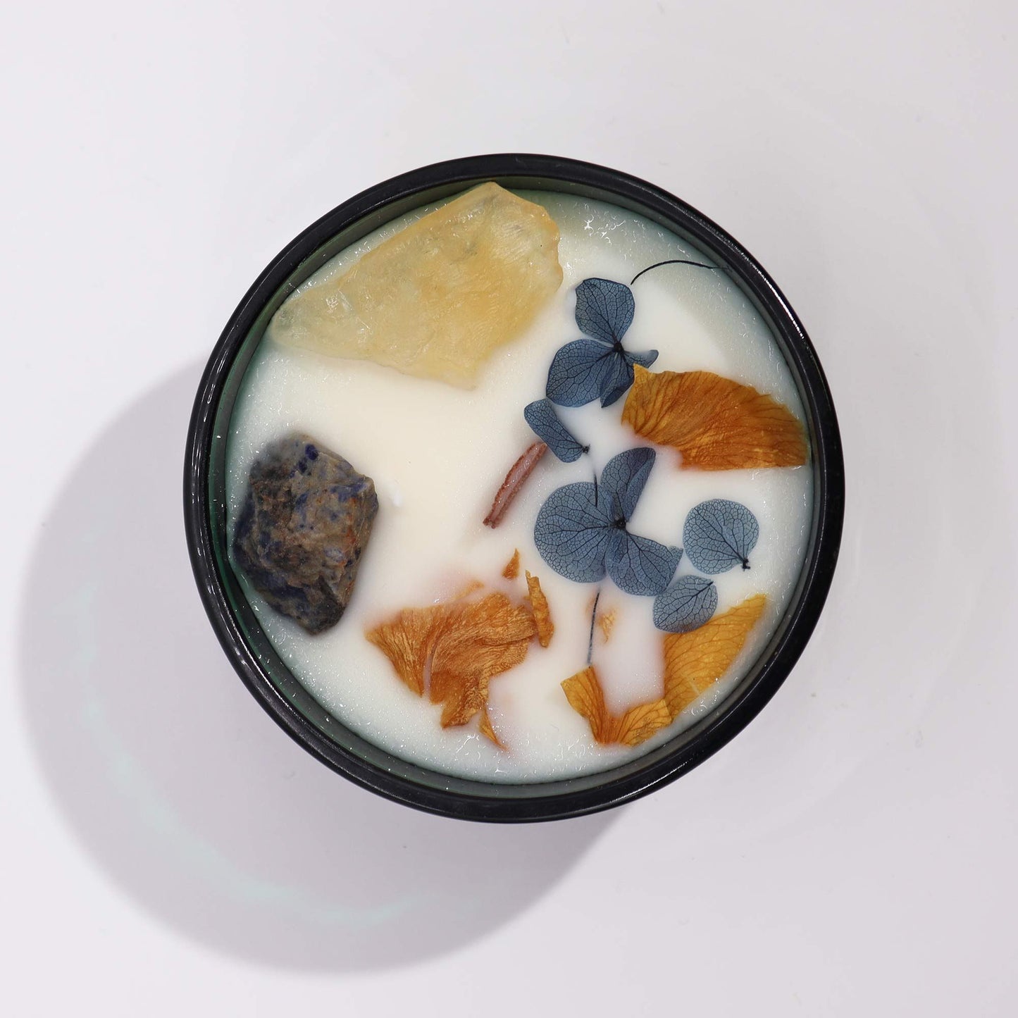 Sonnige Zitrus-Kerze mit Citrin & Sodalith - Edelstein-Duftlicht