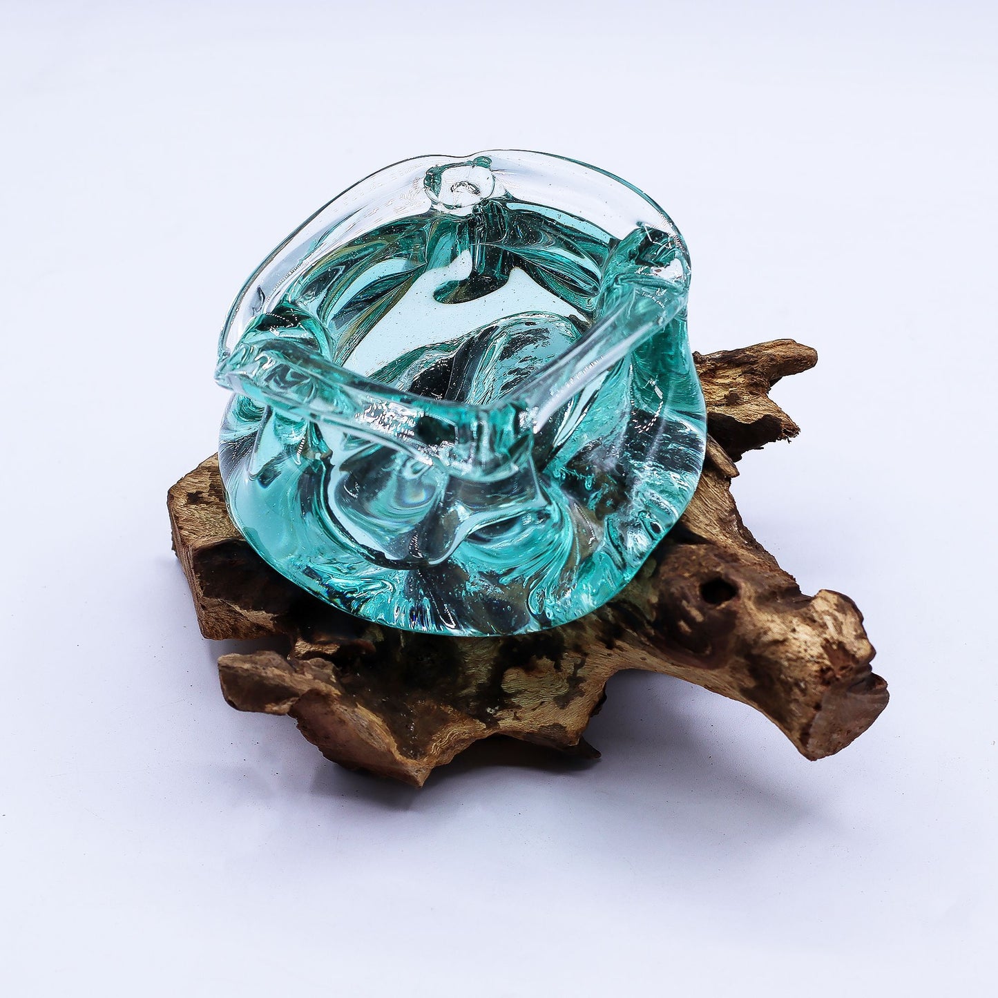 Skulpturaler Aschenbecher & Kerzenhalter aus geschmolzenem Glas auf Massivholz