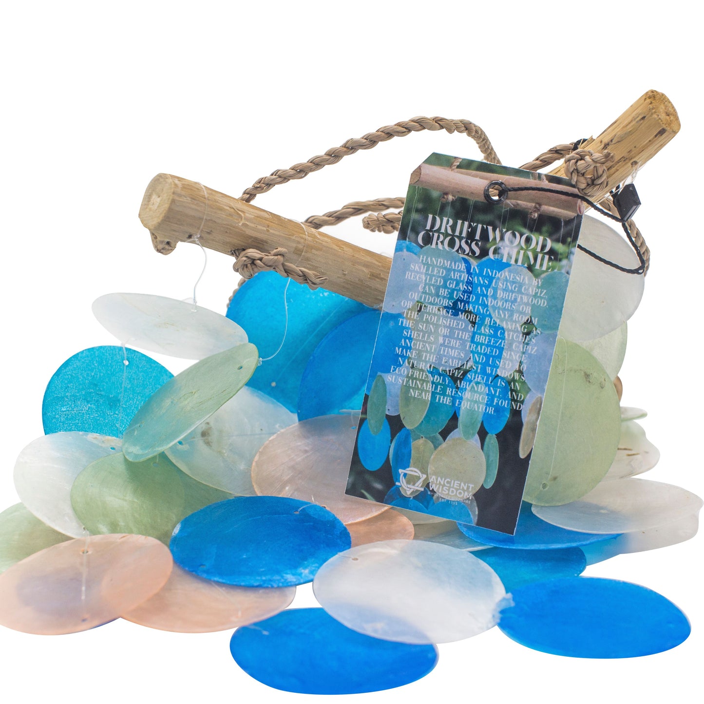 Treibholz-Kreuz Windspiel mit blauen Capiz-Gläsern und Perlen