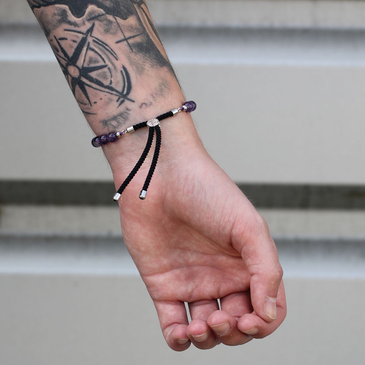 Armband Dalmatiner Jaspis – Natürlicher Schmuck mit Kohleschnur und Silberverschluss