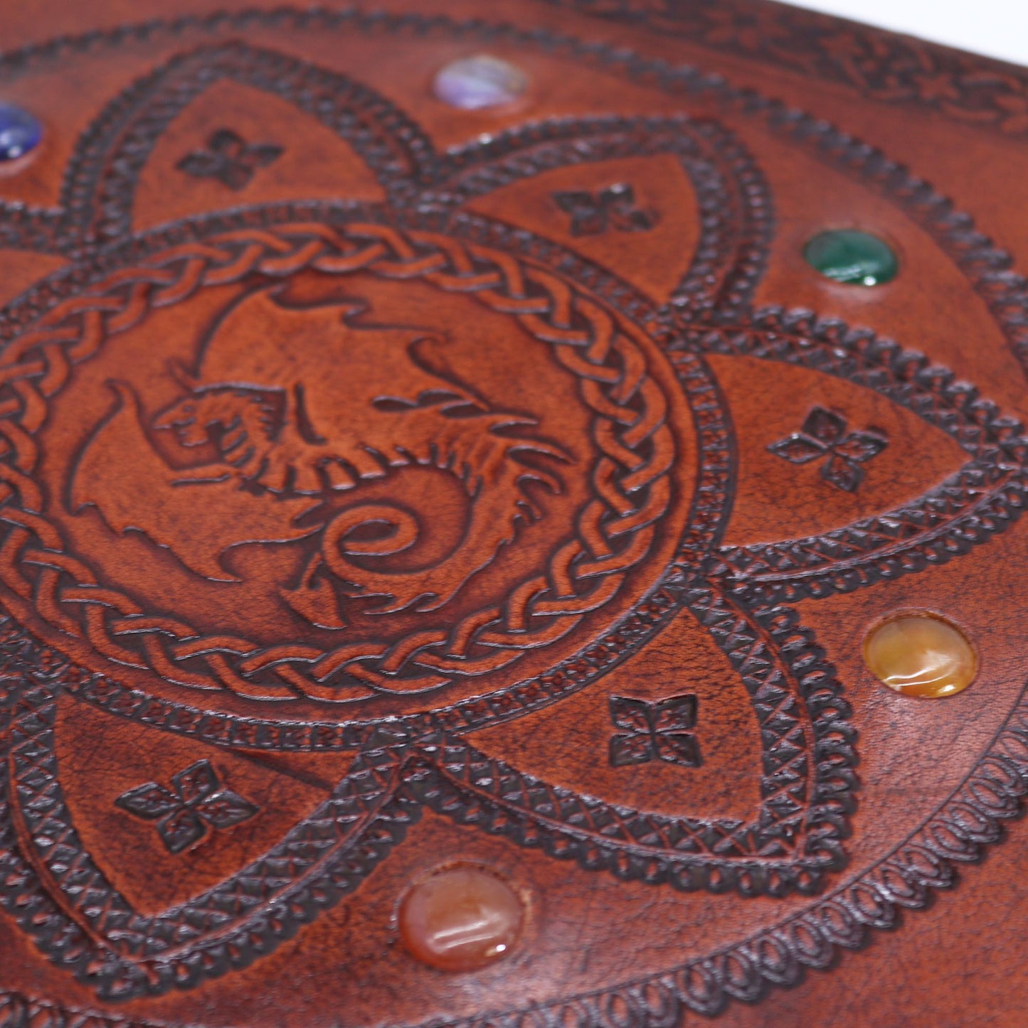 Drachen Mandala Ledertagebuch mit Chakra-Steinen – Handgefertigt in Indien