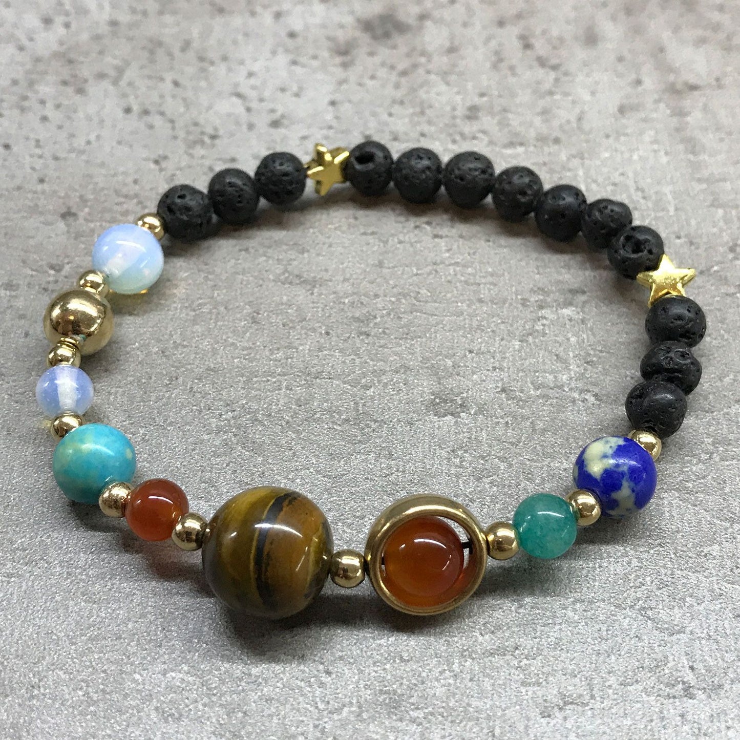 Lavastein-Armband 'Goldenes Sonnensystem' mit Edelsteinen & Aromafunktion