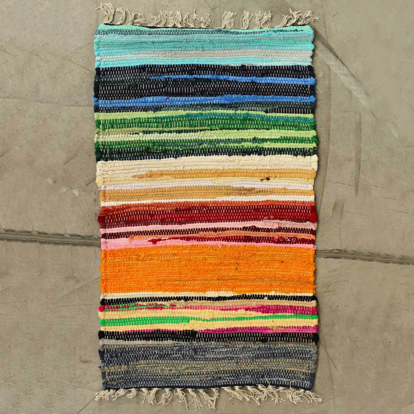 Handgewebter Regenbogen-Flickenteppich – 150 x 90 cm in Baumwolle