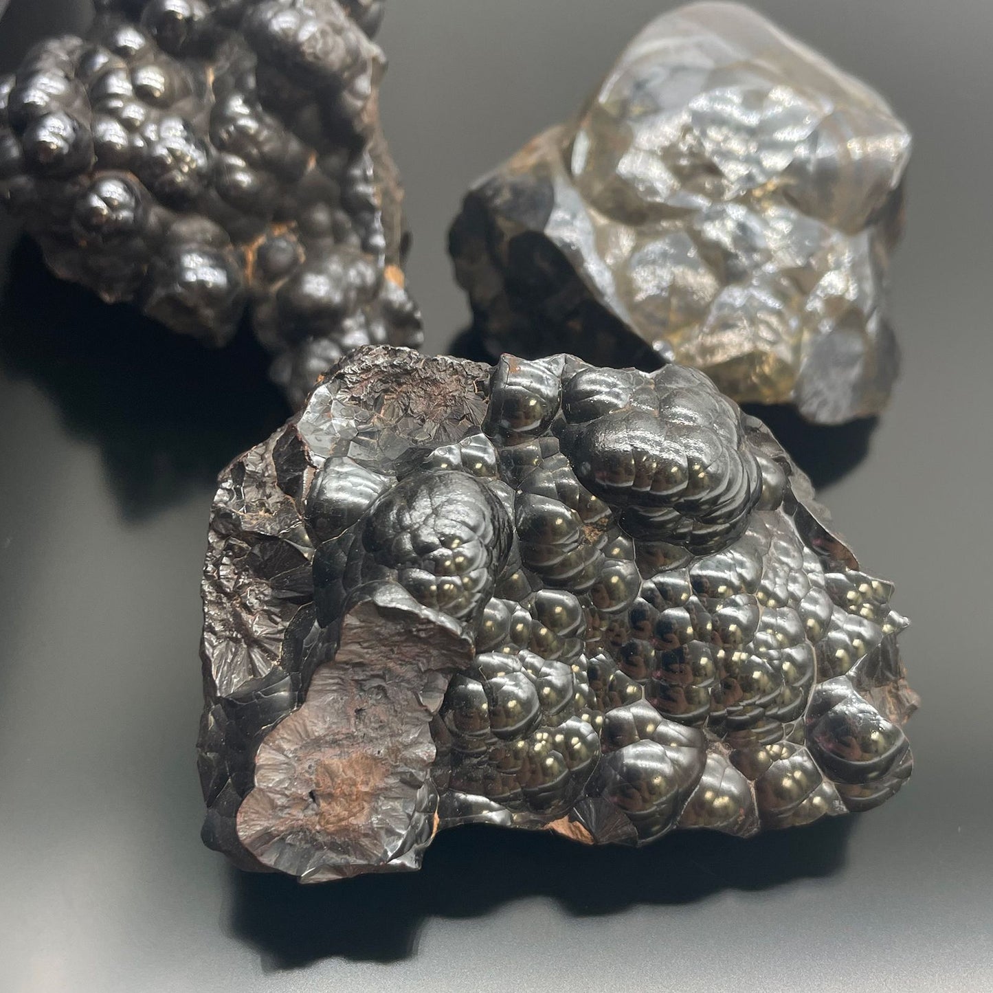 Hämatit-Sammlung – 20 natürliche Steine mit metallischem Glanz