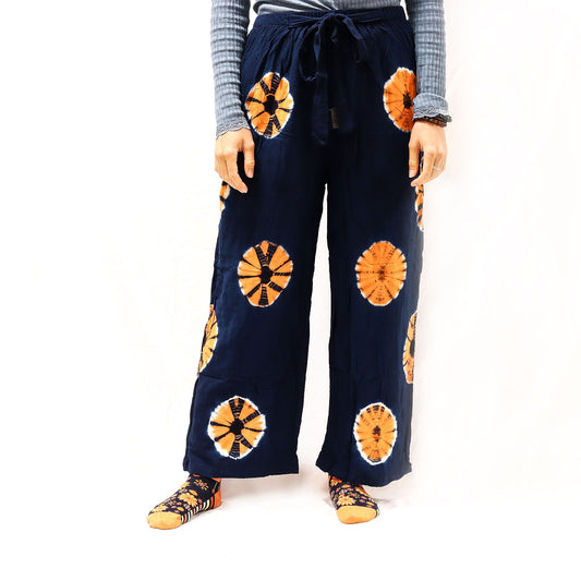 Handgefertigte Leinen-Loungehose mit Kugelfärbung - Indigo & Orange