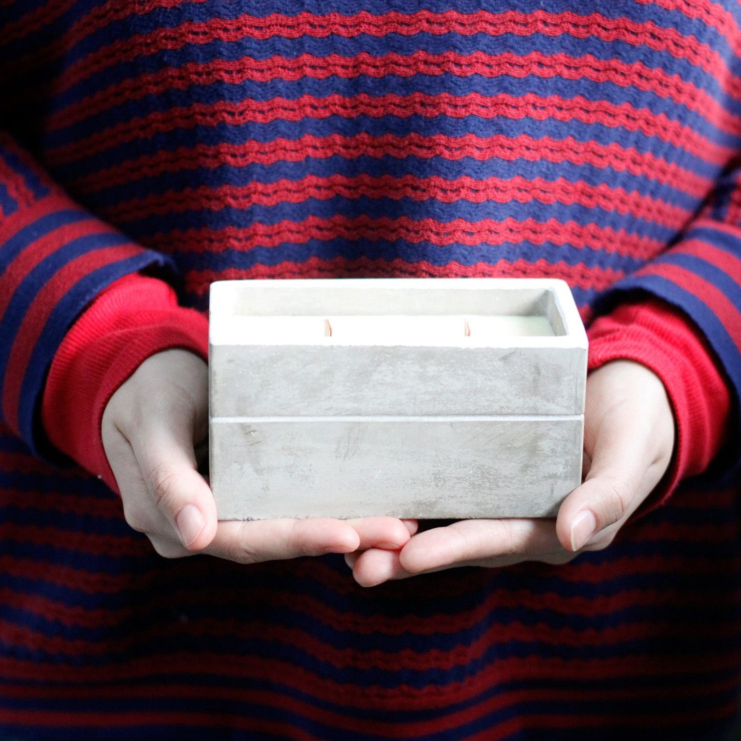 Beton-Duftkerze 'Spiced South Sea Lime' mit Holzdocht – Urban Nature Kollektion