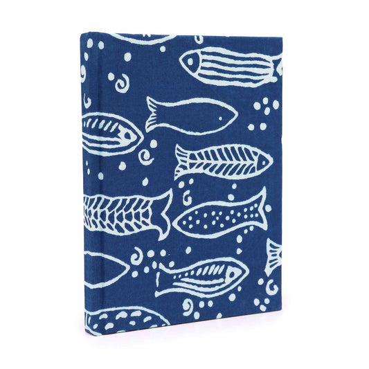 Notizbuch 'Indigo-Fisch' aus Baumwolle | Handgedruckt | 20x15 cm