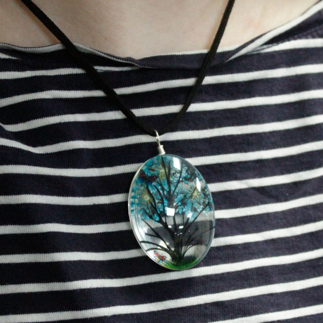 Schmuckset 'Baum des Lebens' in Koralle - Halskette & Ohrringe mit echten Blüten