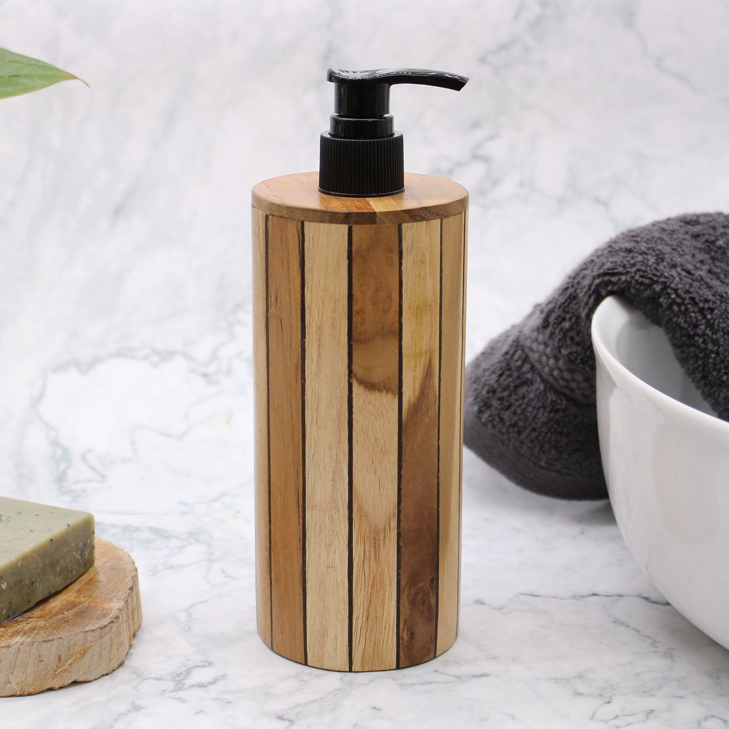 Seifenspender Rund aus Teakholz – Handgefertigtes Naturdesign