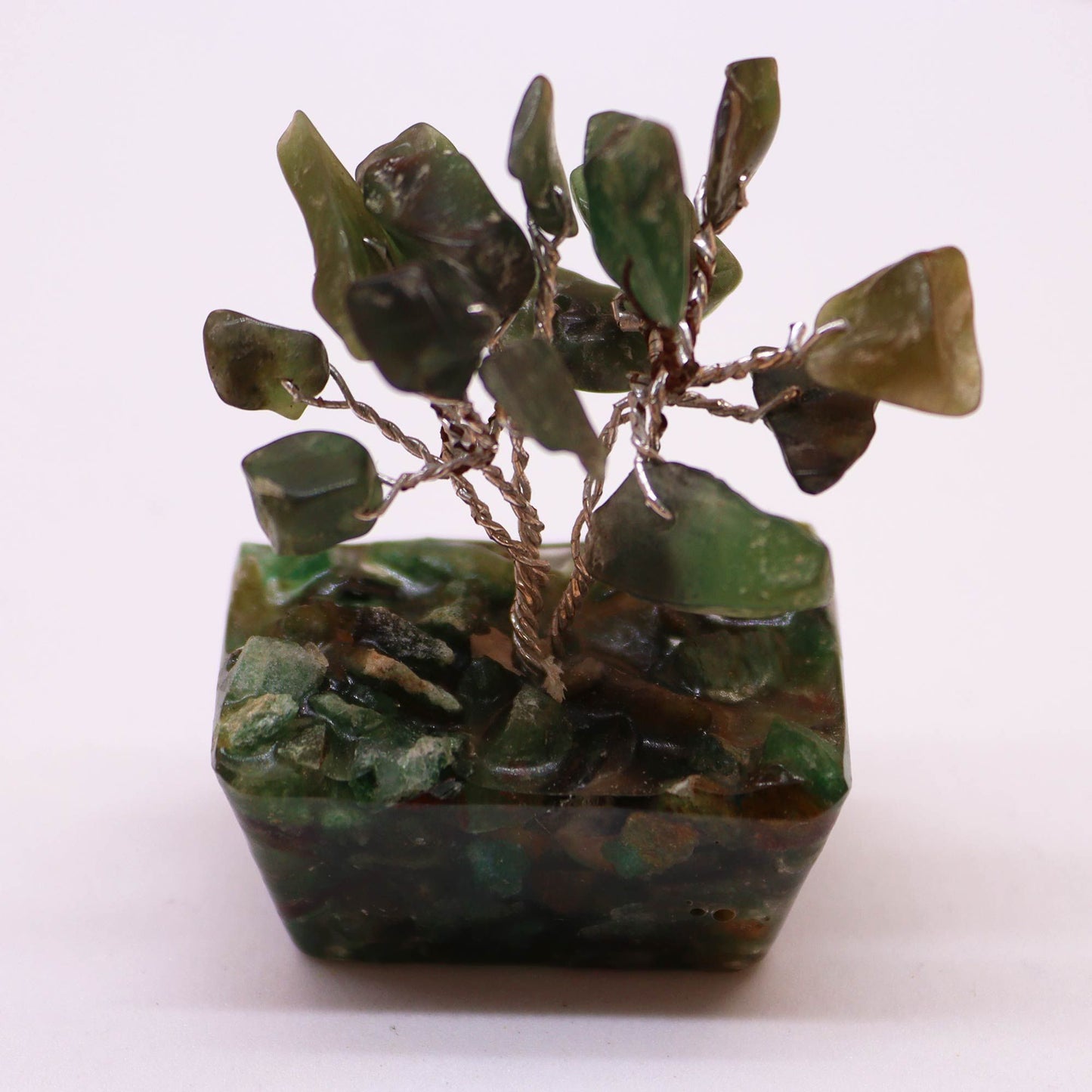 Mini-Edelsteinbaum aus Green Aventurin auf Orgonit-Basis (15 Steine)