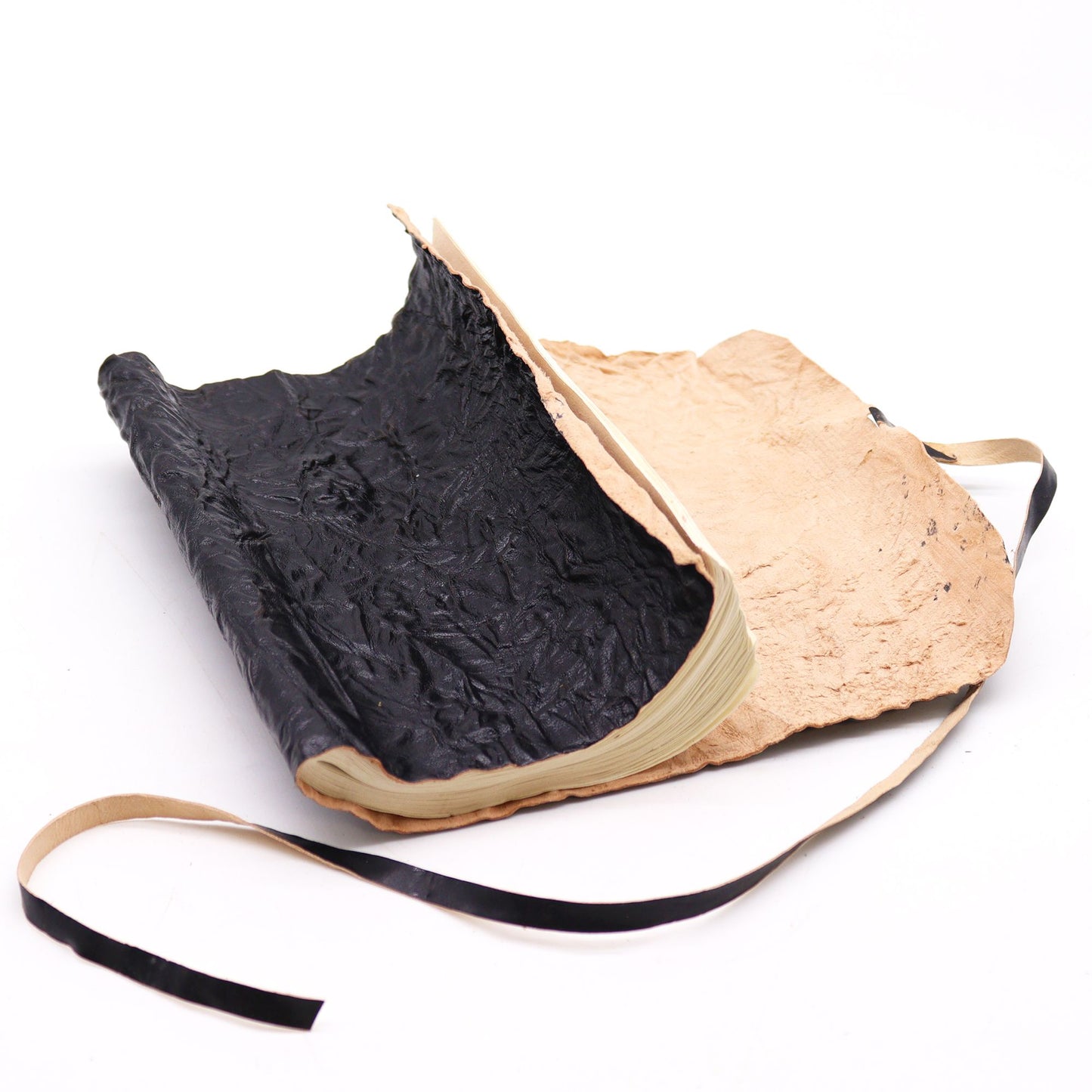 Reisenotizbuch aus gerolltem Leder – 21x15 cm, 96 Seiten, schwarz