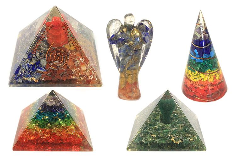 Orgonit Pyramide mit Om-Chakra Symbol – 7 cm Energiegenerator für Harmonie