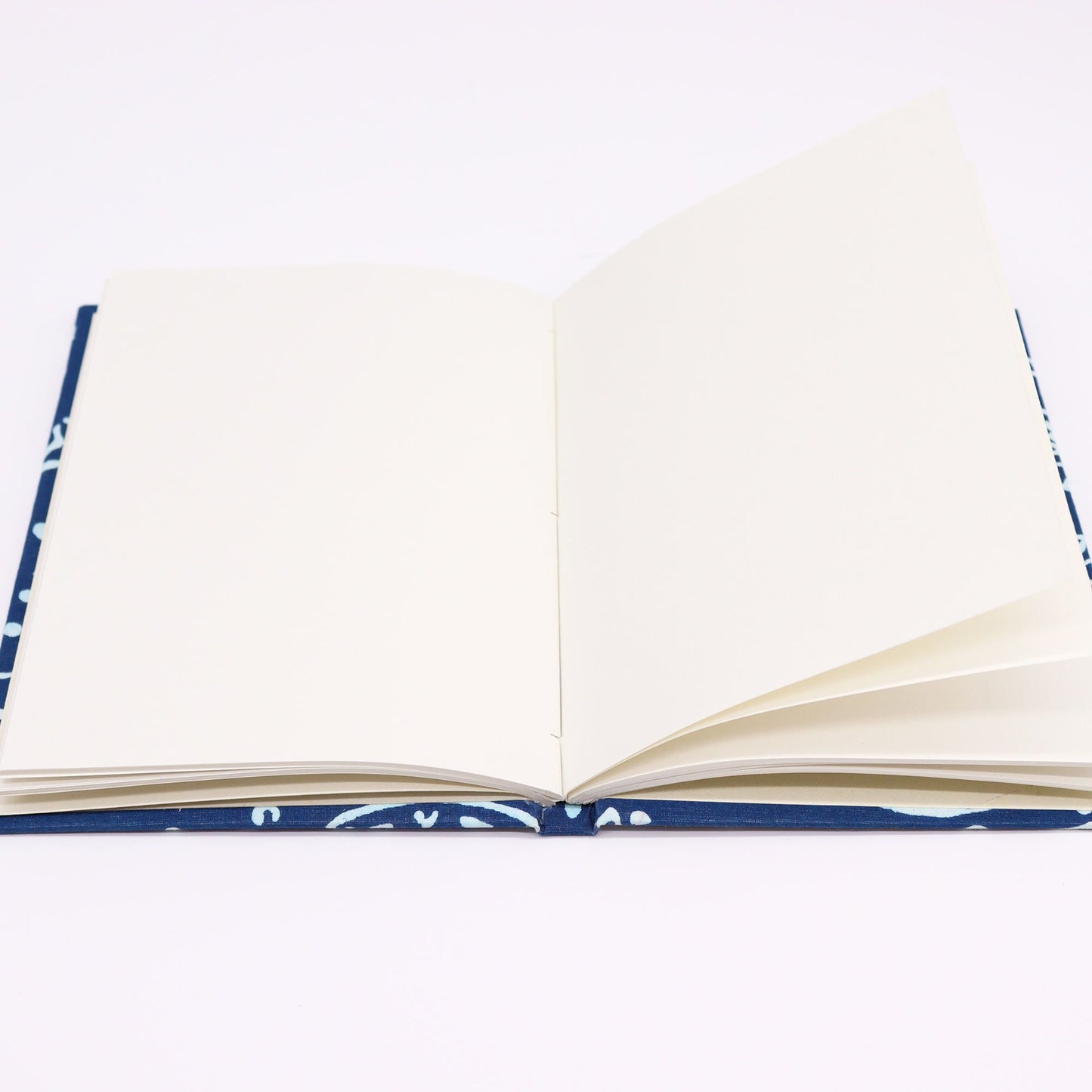 Notizbuch 'Indigo-Fisch' aus Baumwolle | Handgedruckt | 20x15 cm