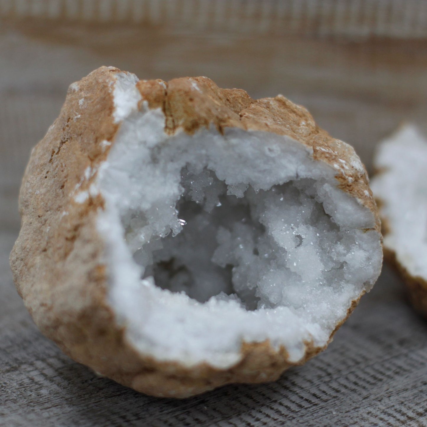 Natürliche Kalzit-Quarz-Geode 10-12 cm zum Öffnen - Unikat aus Marokko