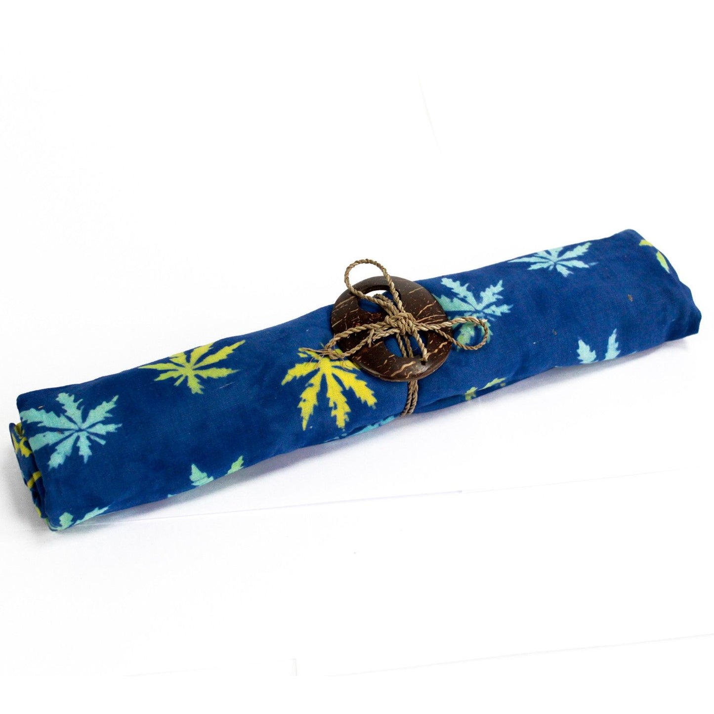 Set mit 4 handbemalten Sarongs im Tropenblatt-Design – 100% Rayon