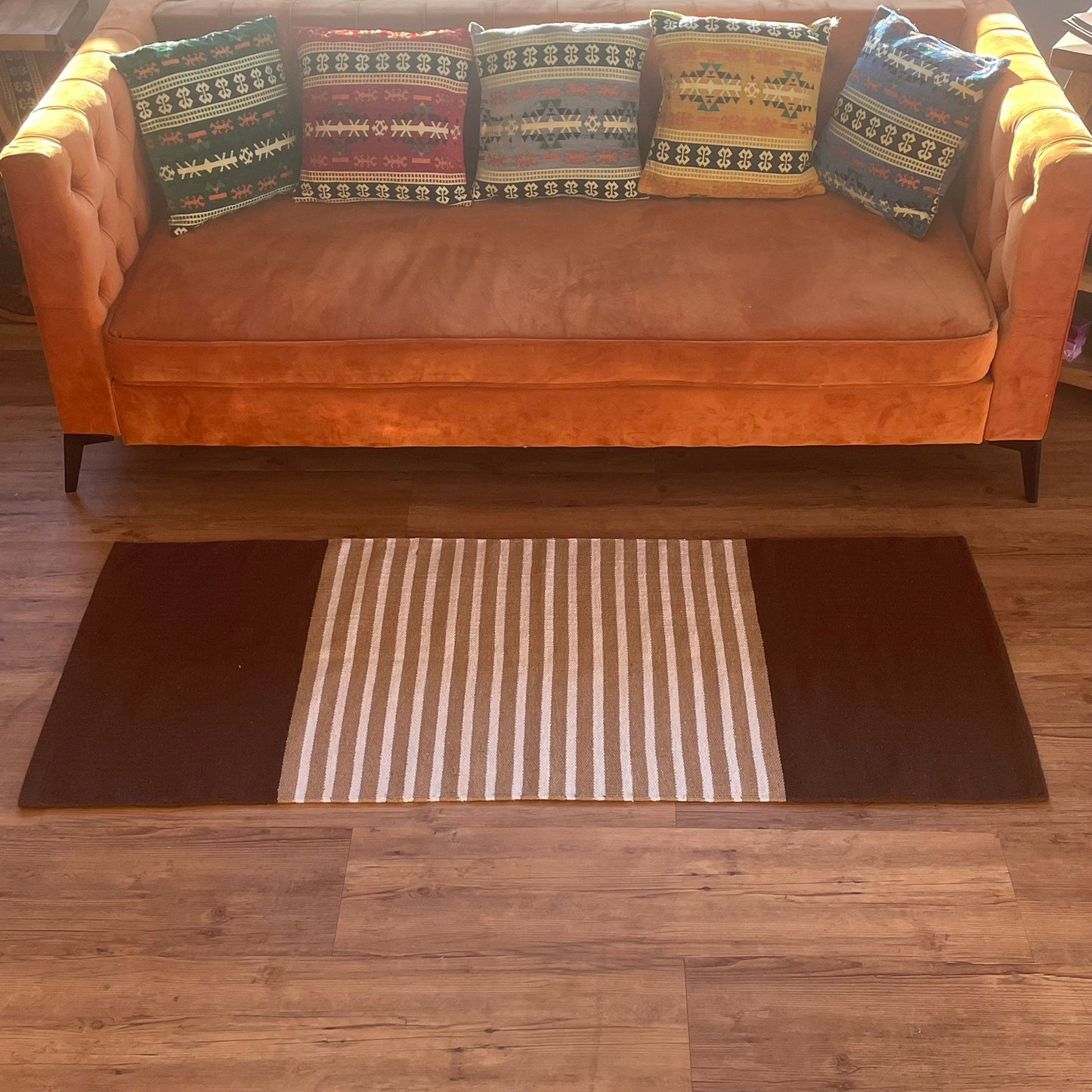Handgewebter Baumwollteppich in Dunkelbraun-Beige | 70x170 cm