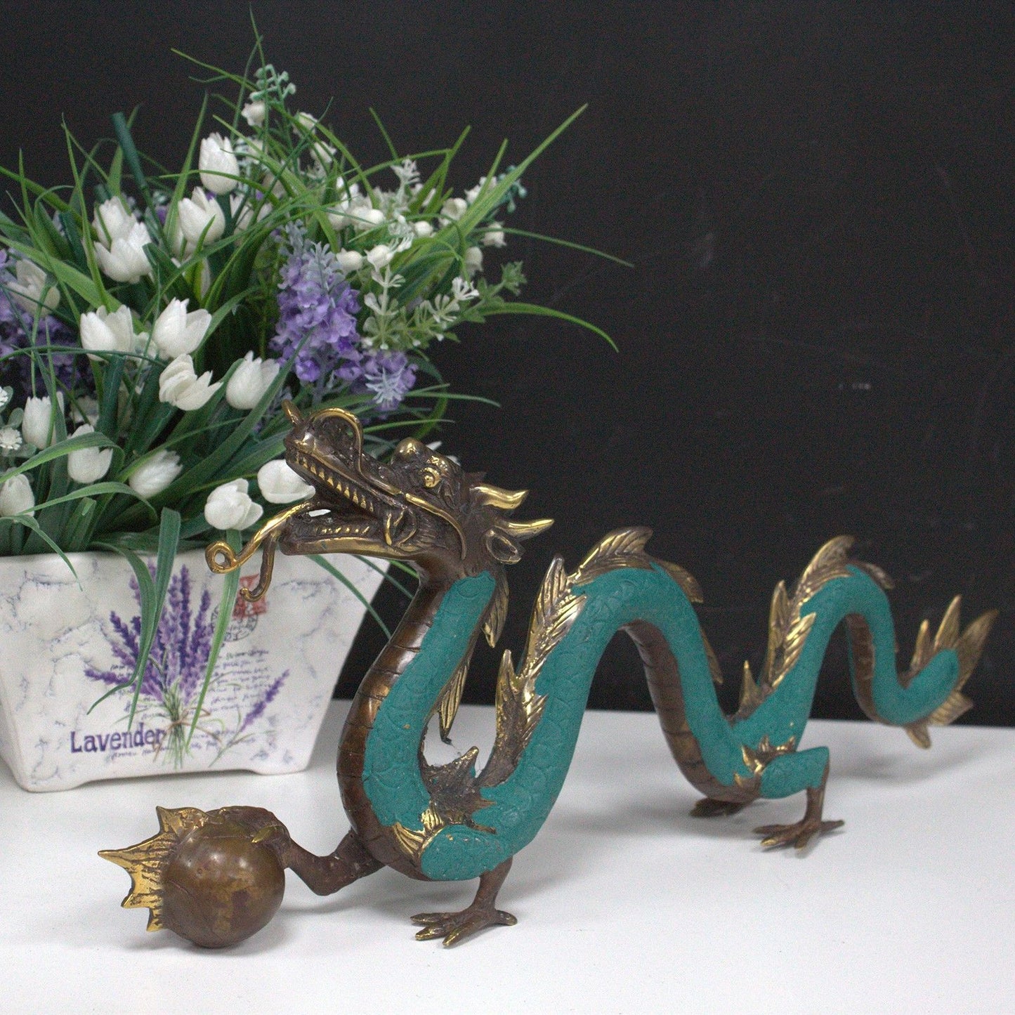 Fengshui-Drache mit Perle – Handgefertigte Messing-Skulptur für Harmonie