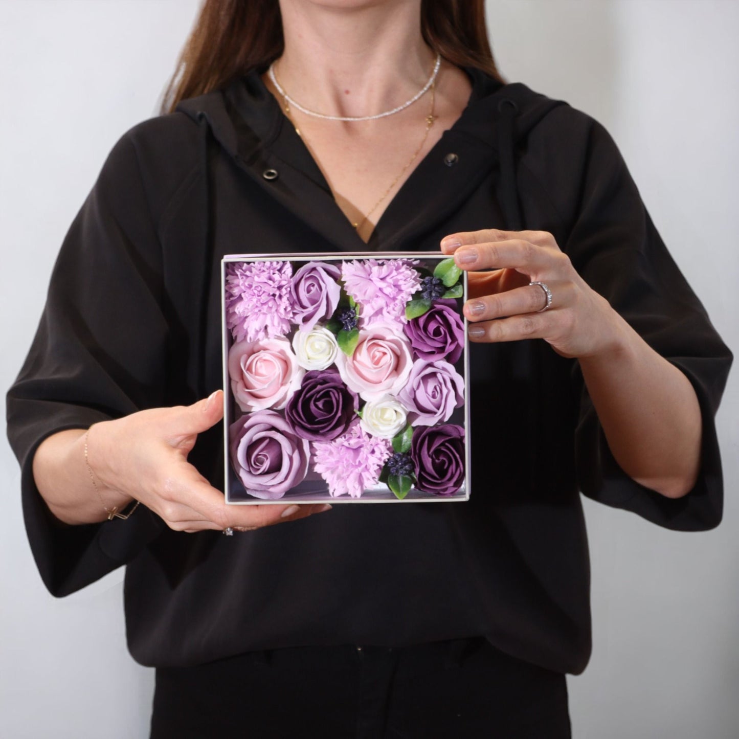 Seifenblumen-Geschenkbox 'Lavendel & Nelke' im Quadrat-Design