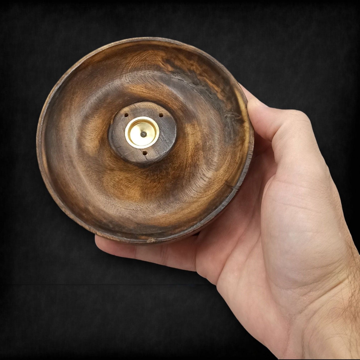 Räucherscheibe aus Mangoholz - Zeitloses Design für Stäbchen & Kegel