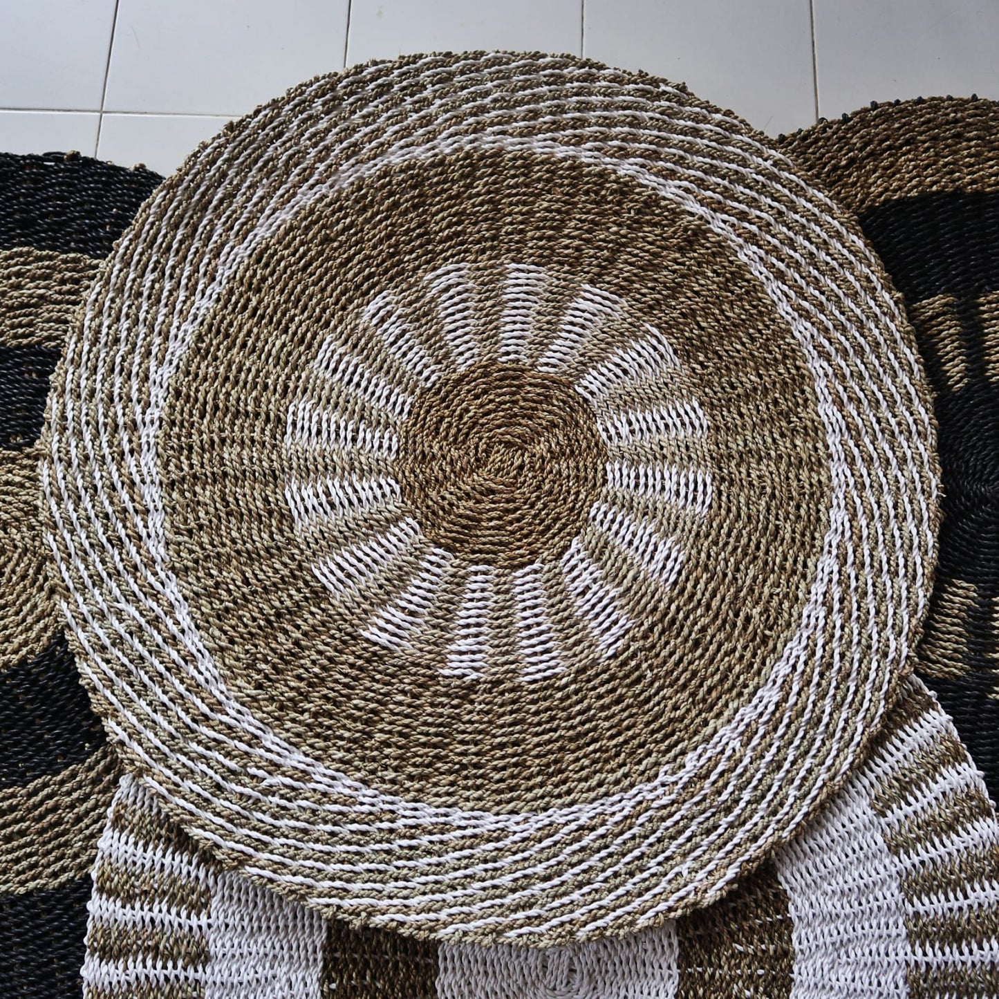 Runder Naturteppich aus Seegras in Weiß-Beige, 100 cm Ø – Handgewebt