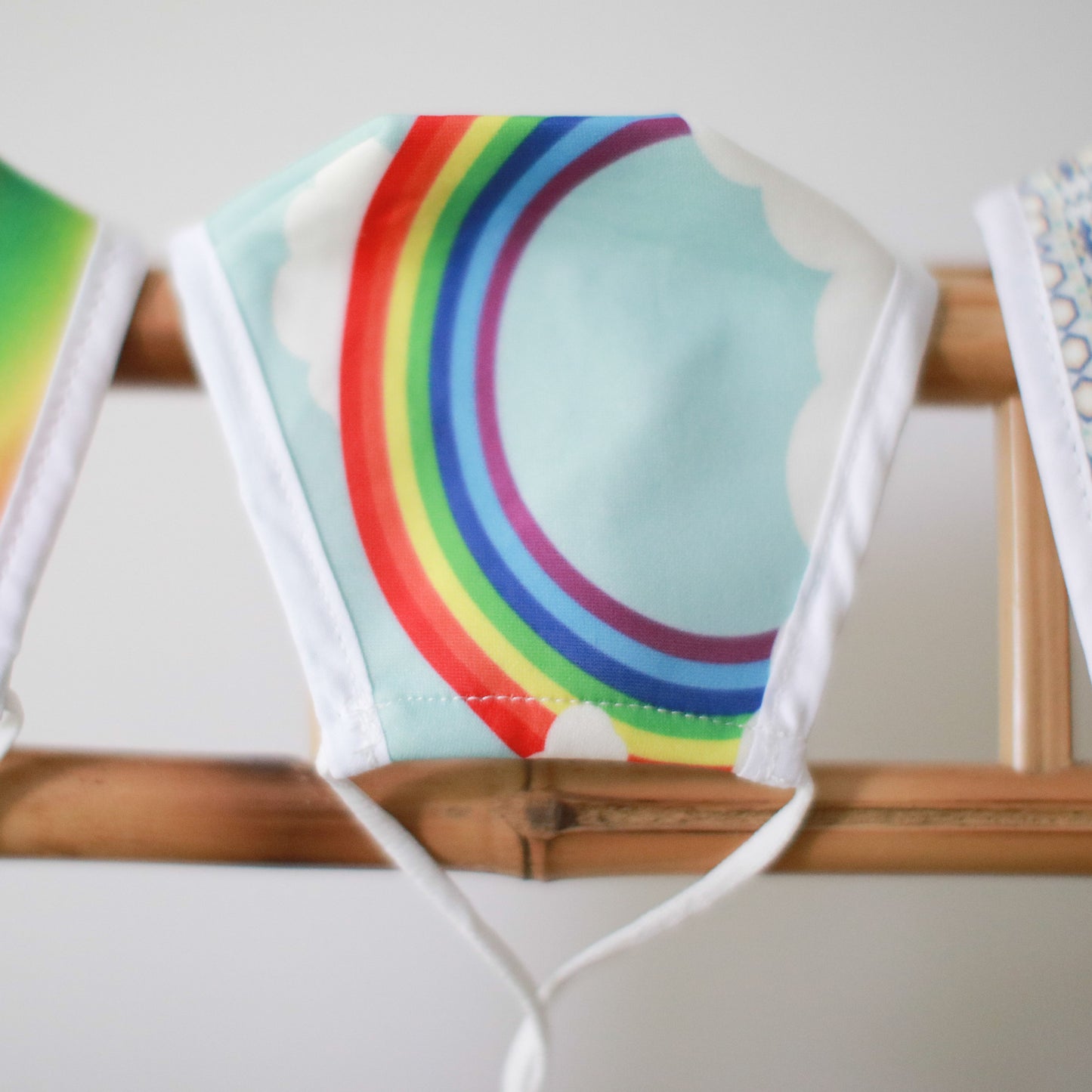 Rainbow Kindermaske – Wiederverwendbar & mit Filtertasche