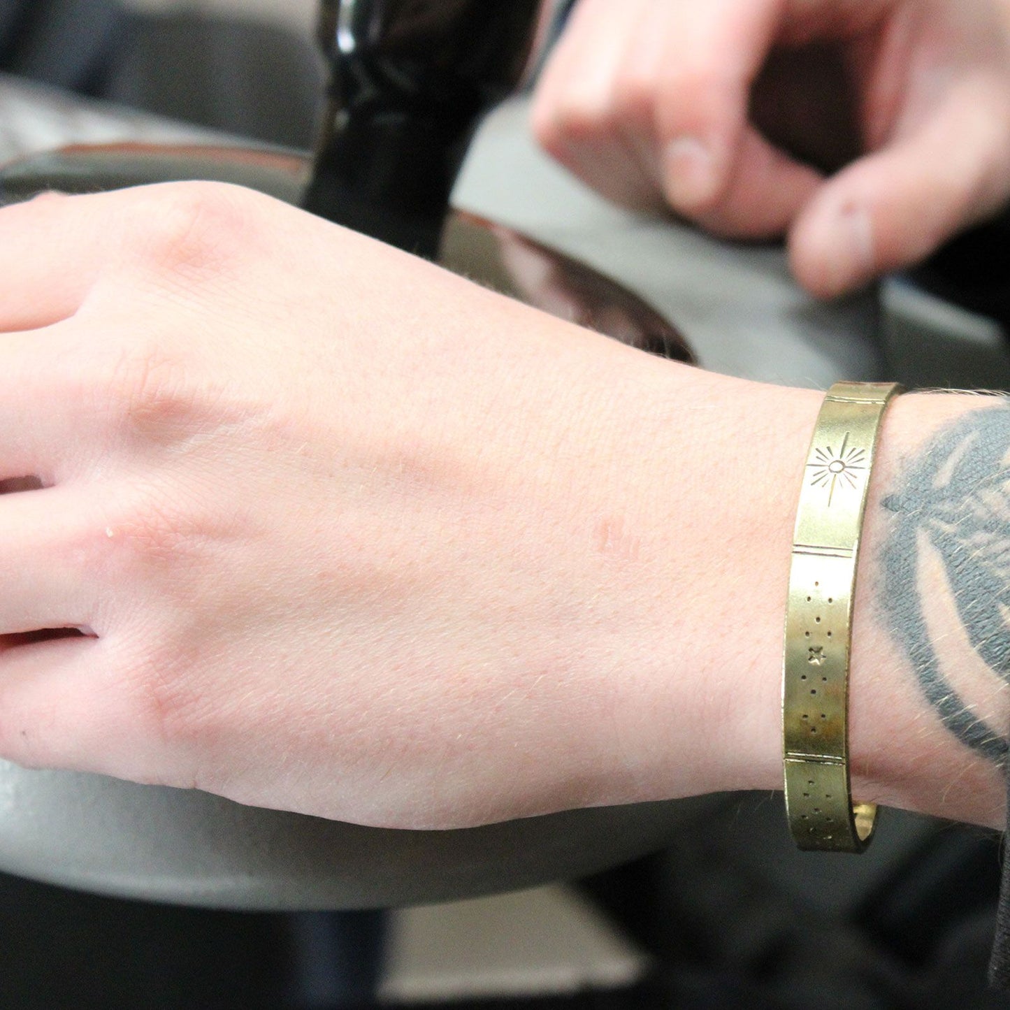 Galaxie Armband mit persönlicher Motivationsbotschaft