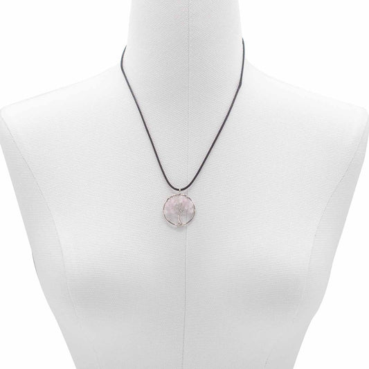 Lebensbaum-Anhänger aus Rosenquarz – Handgefertigter Talisman mit Lederbändchen