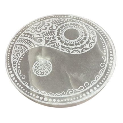 Handgeschnitzte Selenit-Ladeplatte im Feng-Shui Design - 18 cm
