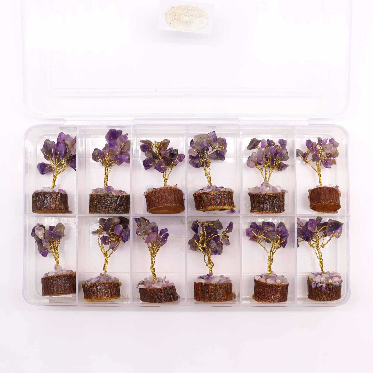 Miniatur-Kraftbaum aus Amethyst auf rustikalem Holzständer
