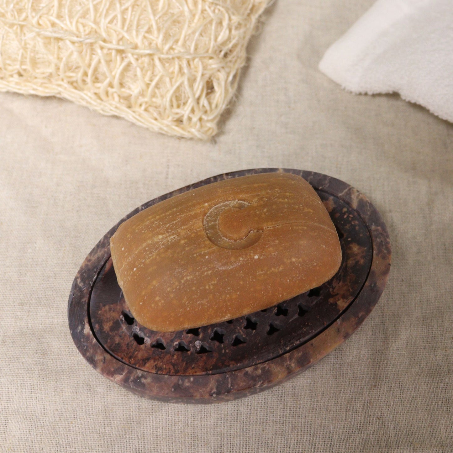 Klassische Seifenschale aus Naturstein, oval 11x8 cm