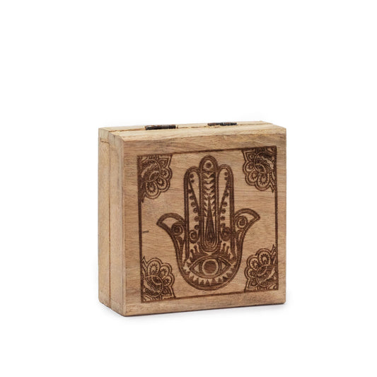 Quadratische Hamsa-Box aus Mangoholz | 10x10x4,2 cm | Schutzsymbol-Gravur in Schwarz