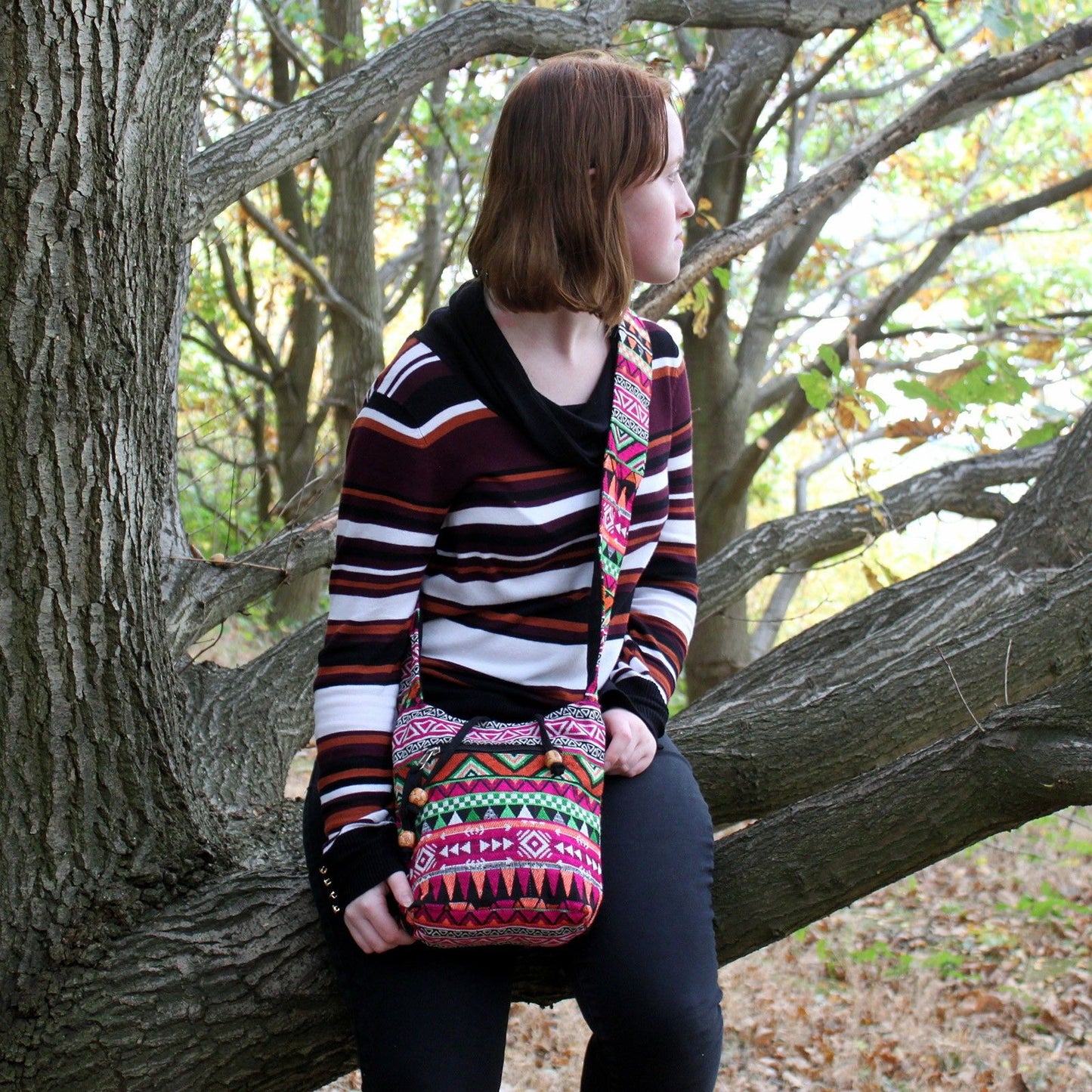 Jacquard Slingbag Pink – Leichter Begleiter mit ethnischem Design