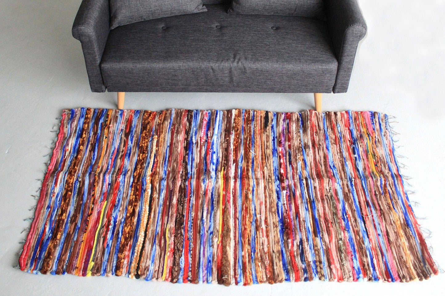 Indischer Samt-Flickenteppich 105x185 cm – Patchwork Design in lebendigen Farben