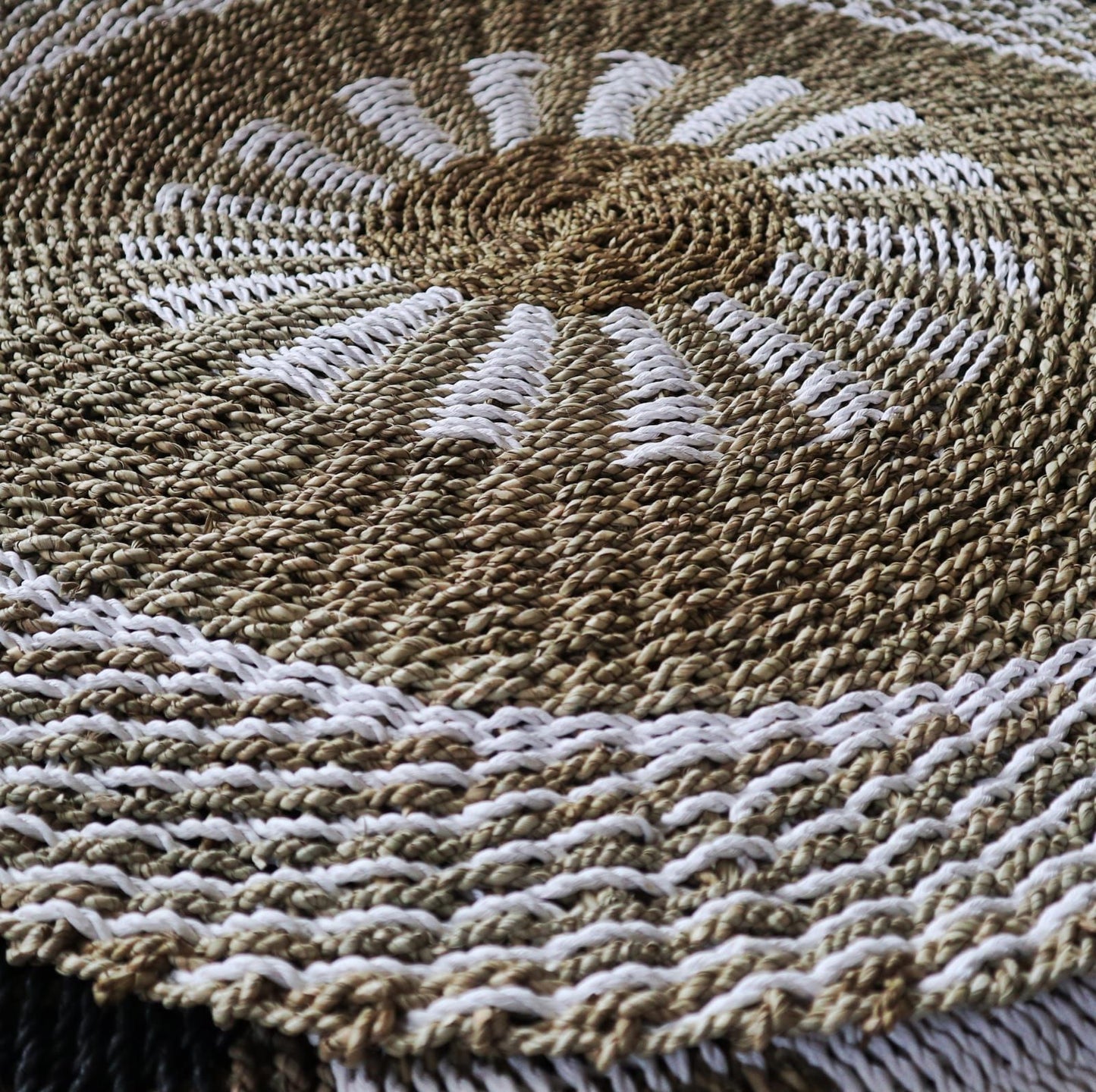Runder Naturteppich aus Seegras in Weiß-Beige, 100 cm Ø – Handgewebt