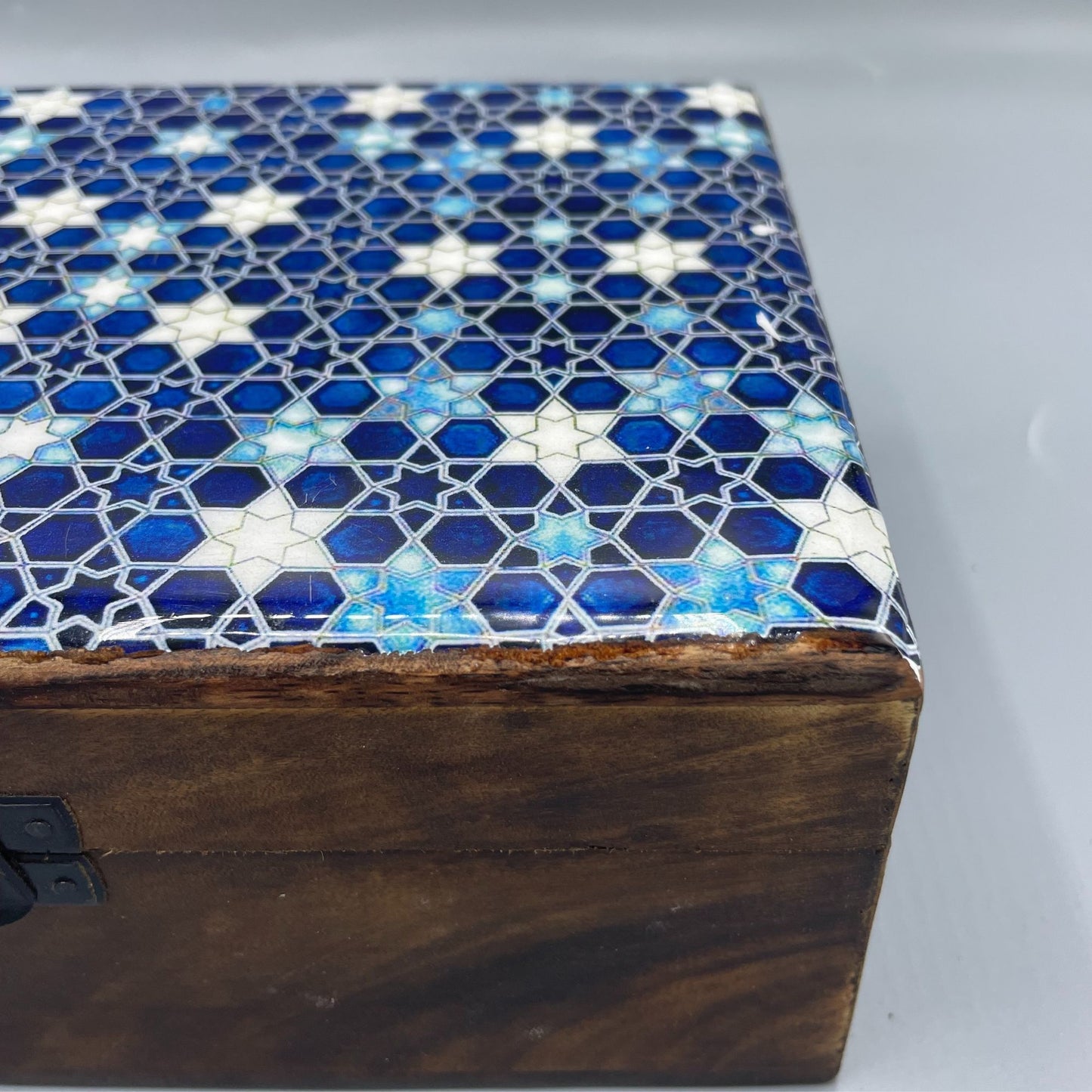 Keramik-Holzschatulle 'Blaue Sterne' - Handgefertigte Aufbewahrungsbox aus Mangoholz 20x15x7,5 cm