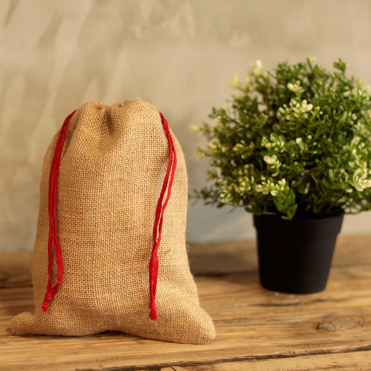 Natürlicher Jutesack mit Kordel – 18x22 cm – Leinwand für individuelle Geschenke