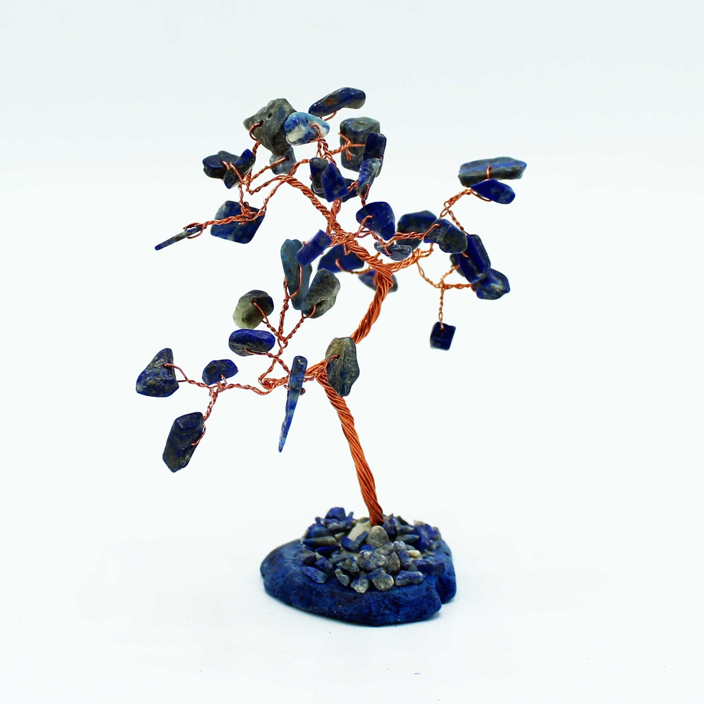 Handgefertigter Sodalith-Edelsteinbaum auf Blauem Achat - 35 Steine